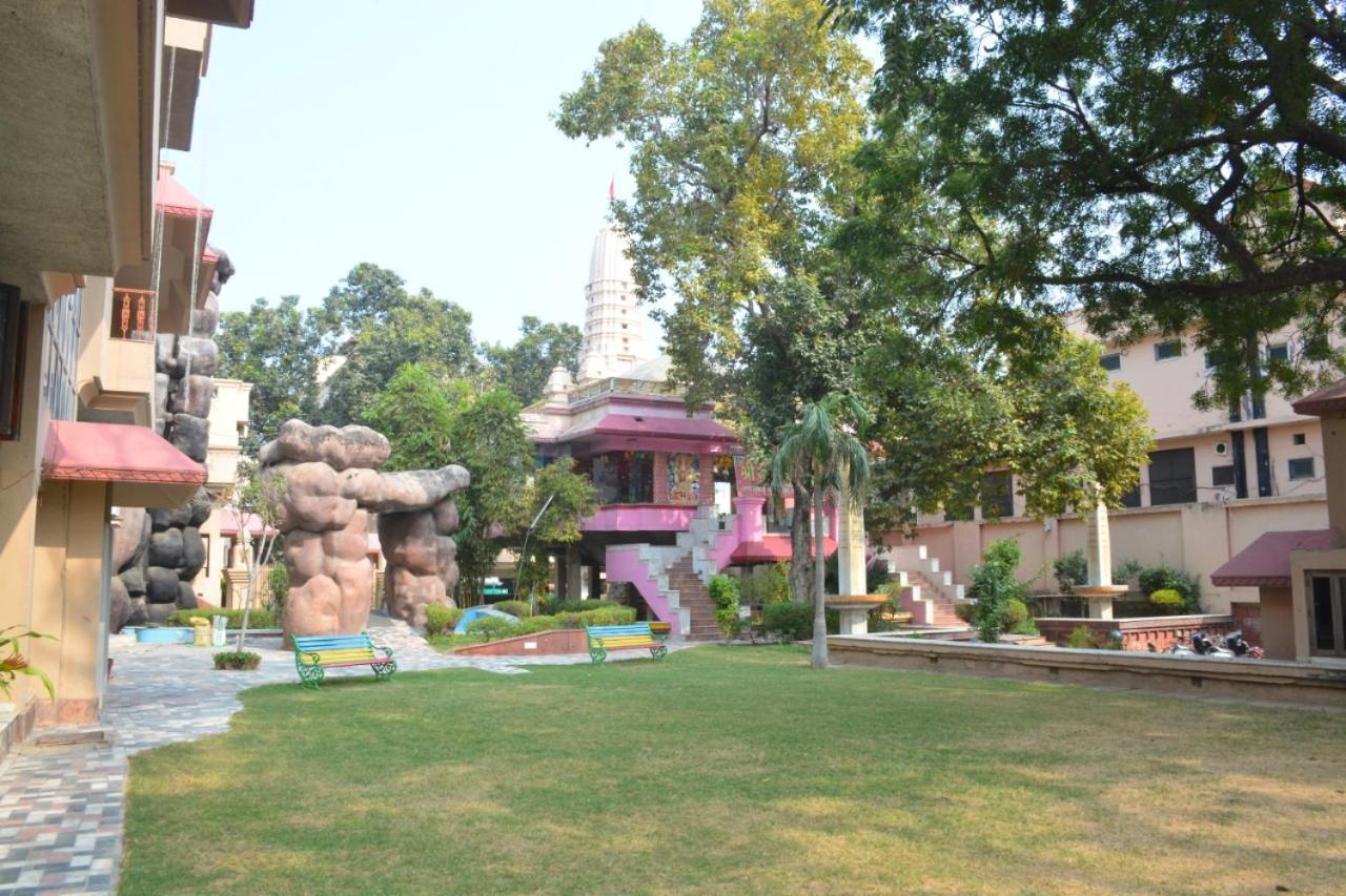 Ananda Krishna Van Vrindāvan Esterno foto