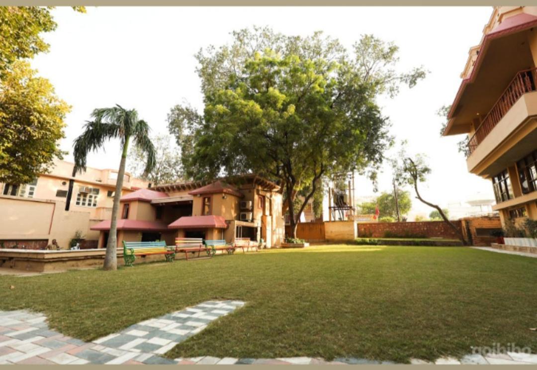 Ananda Krishna Van Vrindāvan Esterno foto